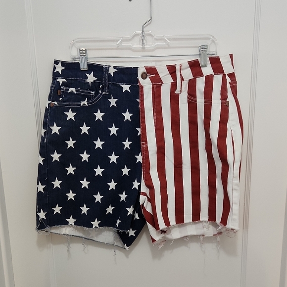 Judy Blue High Rise Americana Jean Shorts Size 1XL - Picture 1 of 14